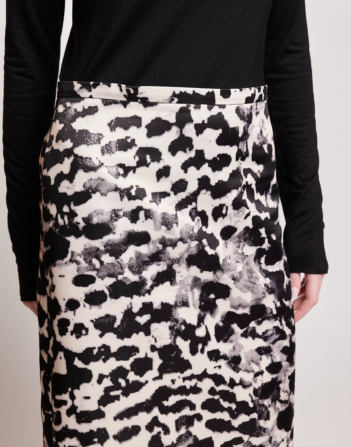 DOUUOD Gonna Longuette in Duchesse Stampata Maculata