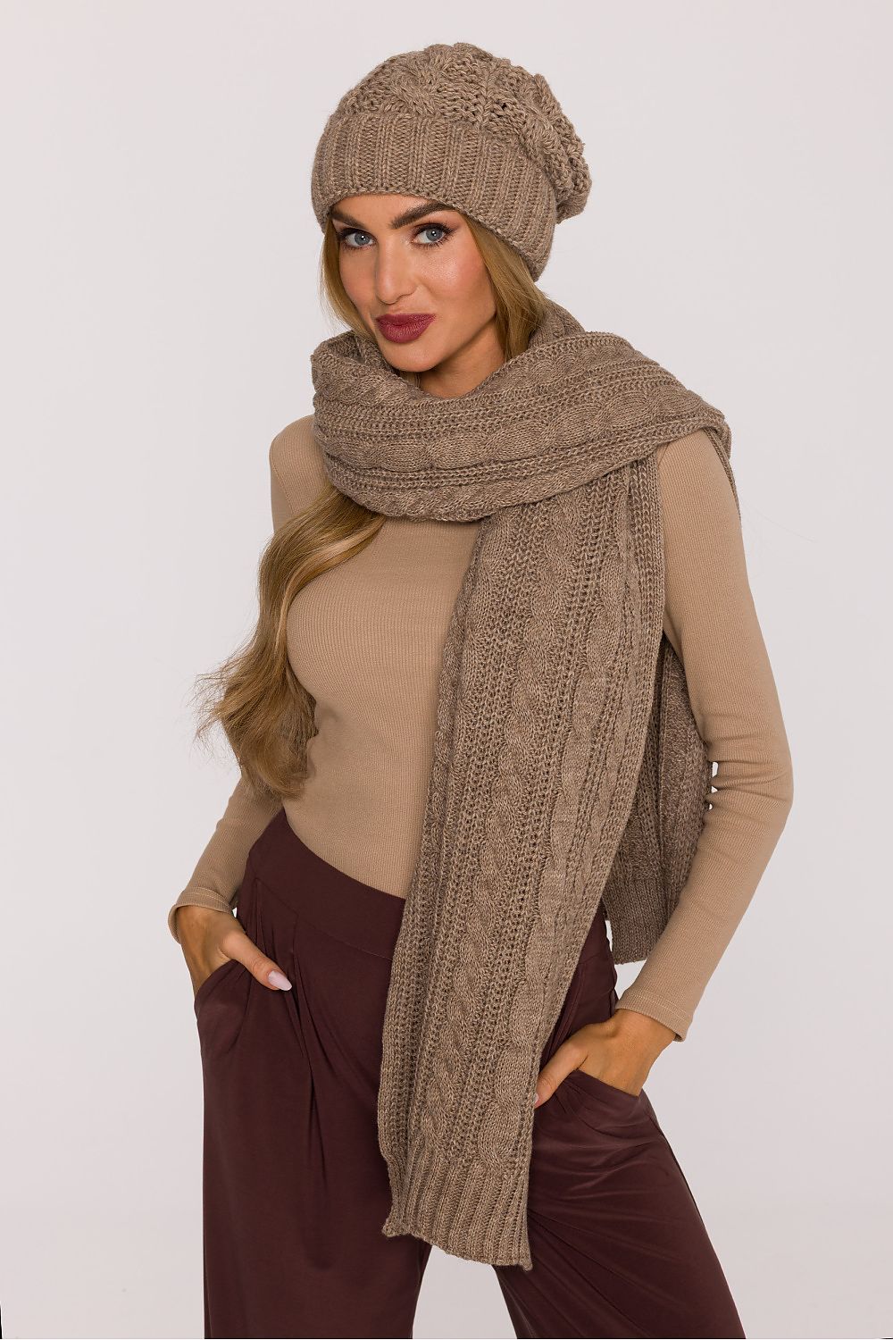 Scialle model 219544 Moe