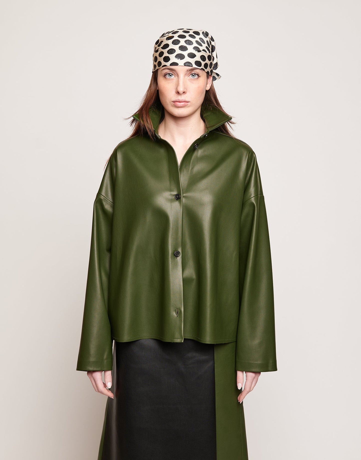 DOUUOD Camicia in Eco Soft Leather con Bottoni in Corno Oliva