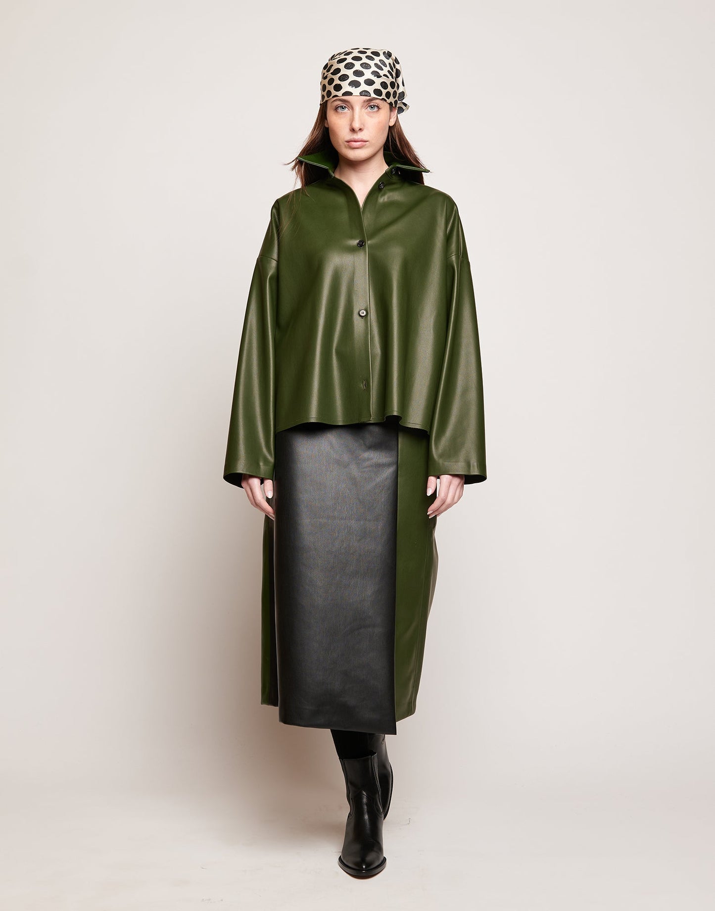 DOUUOD Camicia in Eco Soft Leather con Bottoni in Corno Oliva