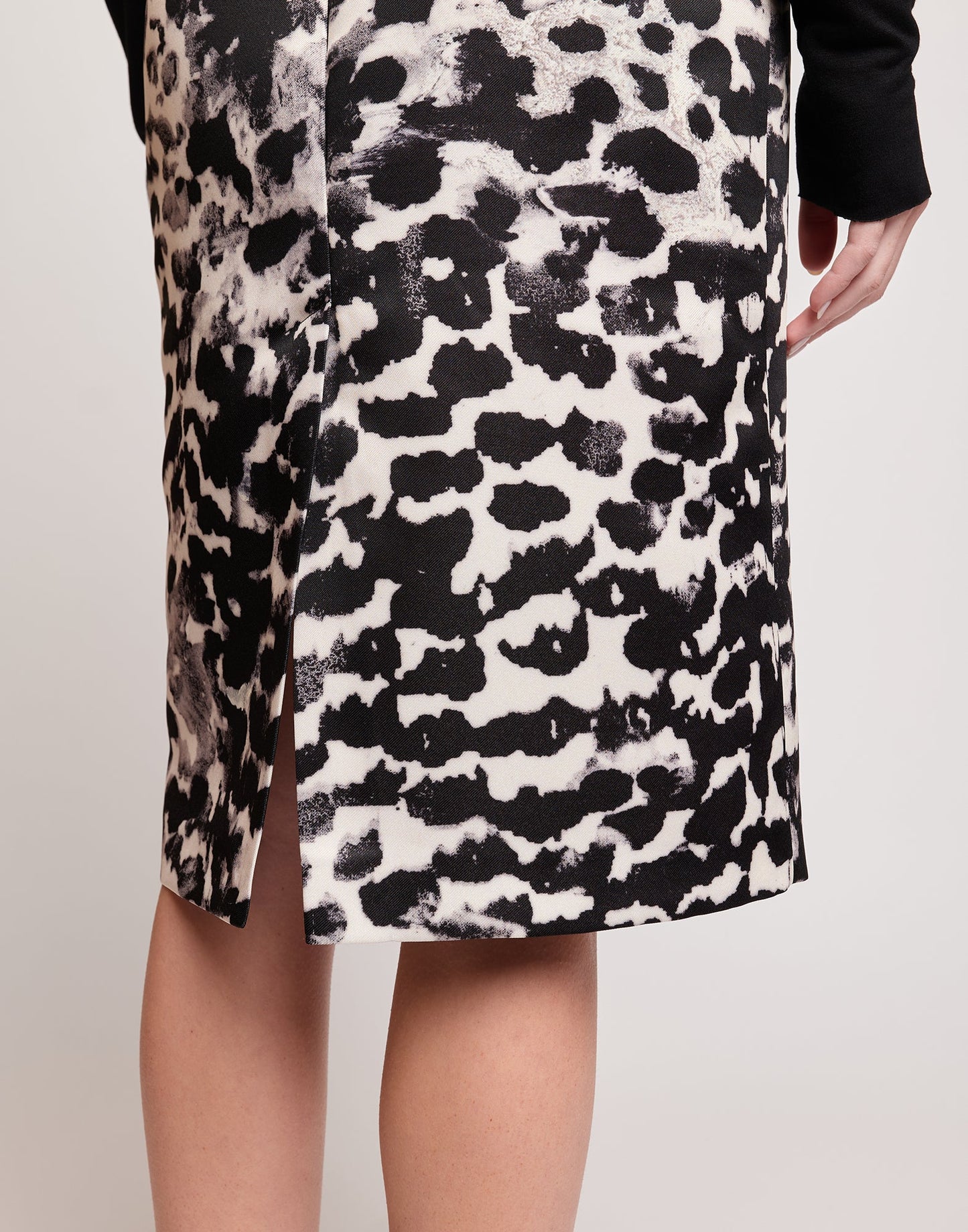 DOUUOD Gonna Longuette in Duchesse Stampata Maculata