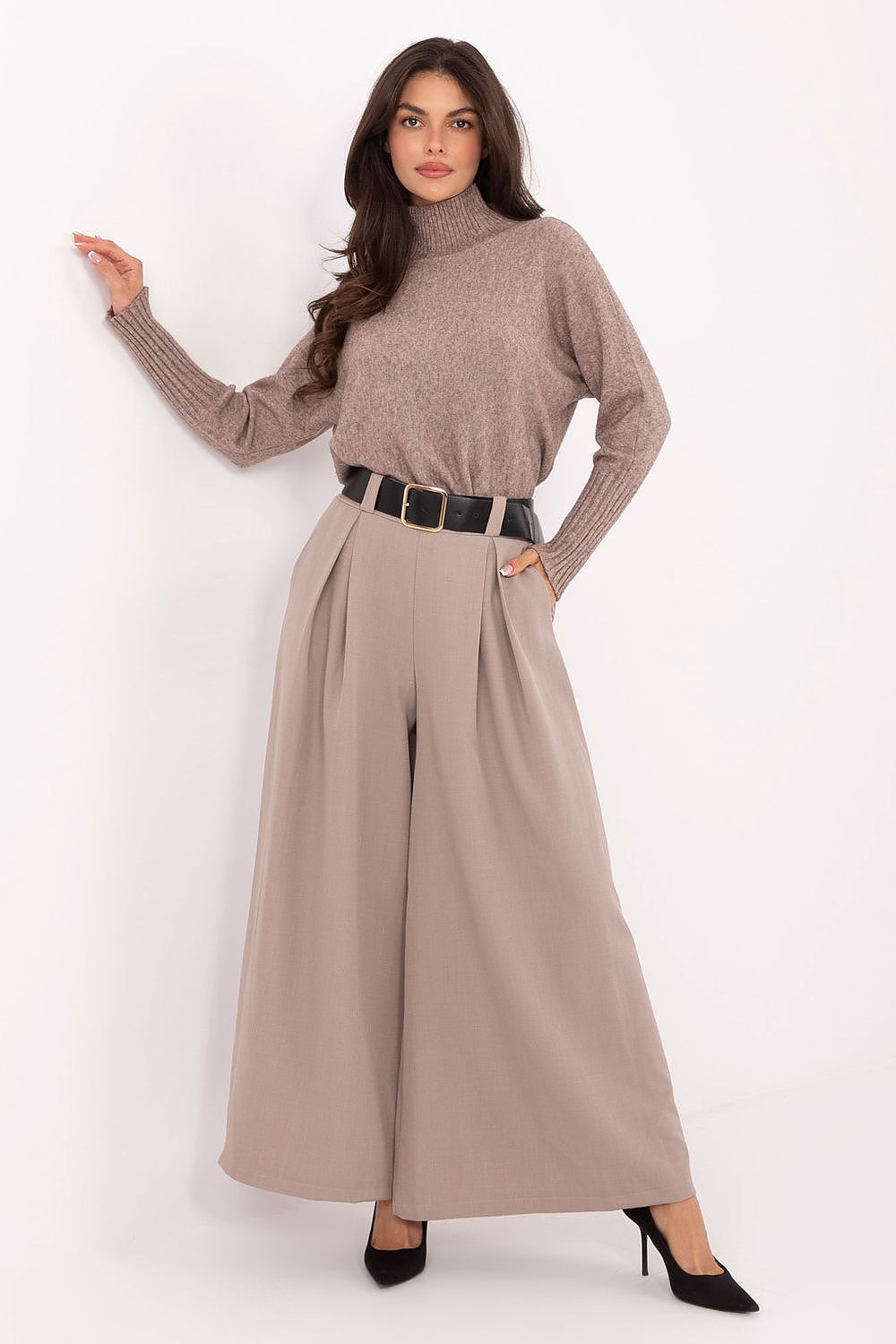  Pantaloni da donna model 220022 Italy Moda 